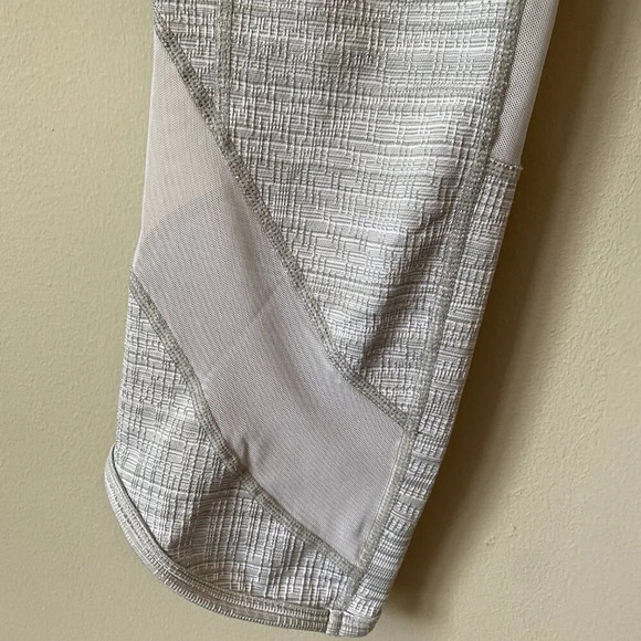 Athleta Women's Small High Rise Jacquard Mesh Chat to Town Capri Crop Leggings - Picture 8 of 16